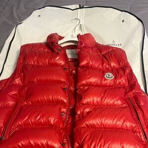 Mens Moncler Vest w/ travel bag